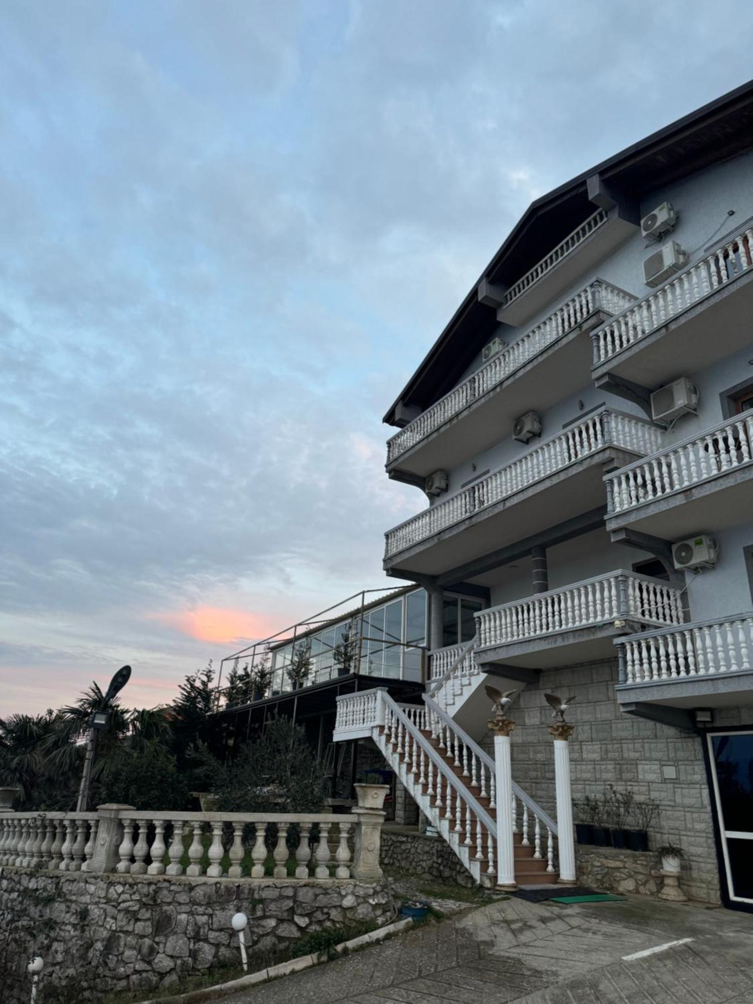 Bed and Breakfast Bella Vista Shkodër Esterno foto